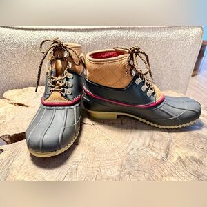EUC! Tommy Hilfiger Tan and Brown Duck Boots with light brown Suede and Red Trim